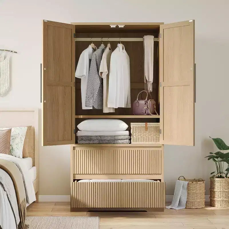 Meuble de rangement de ferme en bois naturel avec portes vitrées et tiroirs