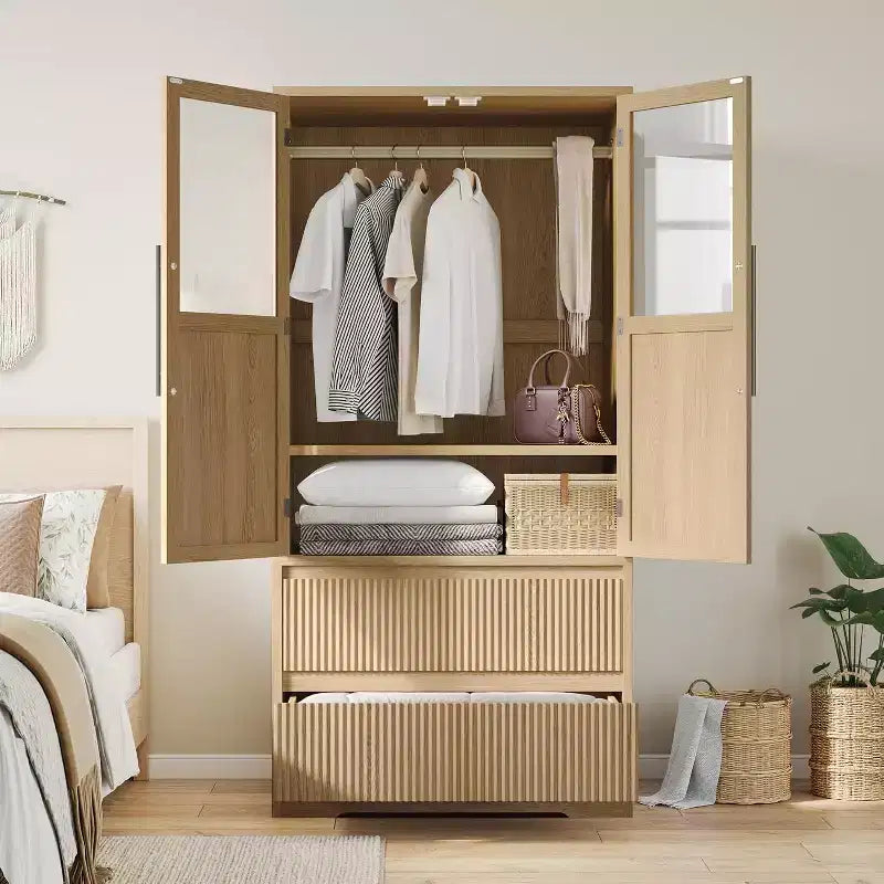 Meuble de rangement de ferme en bois naturel avec portes vitrées et tiroirs